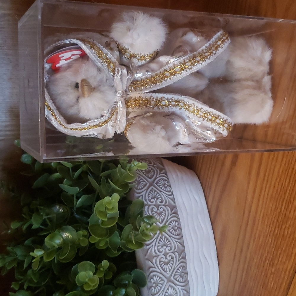 🔥2 / $20🔥MEDIEVAL GIRL BEAR IN GOLD ROBE "GWENDOLYN" WITH DISPLAY CASE
